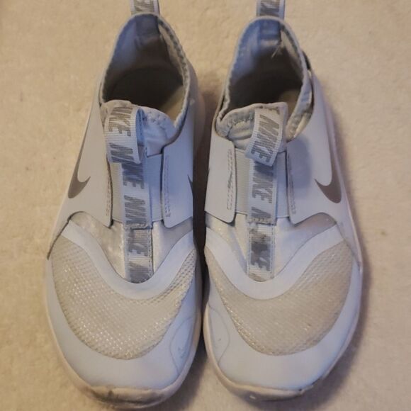 𝅺Nike Baby Blue Flexrunner Youth Size 1‎ - Picture 1 of 9